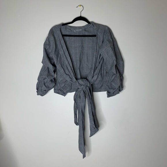 Wrap Around Top - Picture 1 of 2